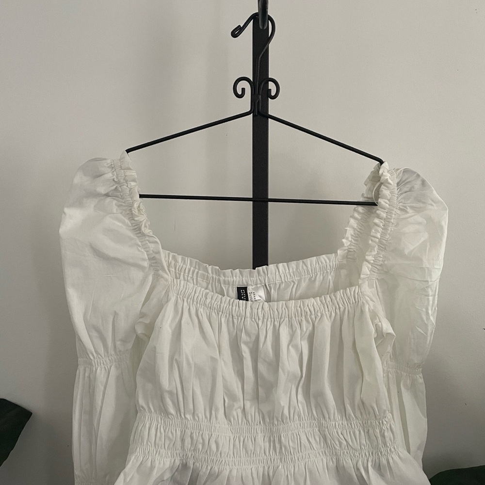 H&M Divided White Elastic Waist blouse